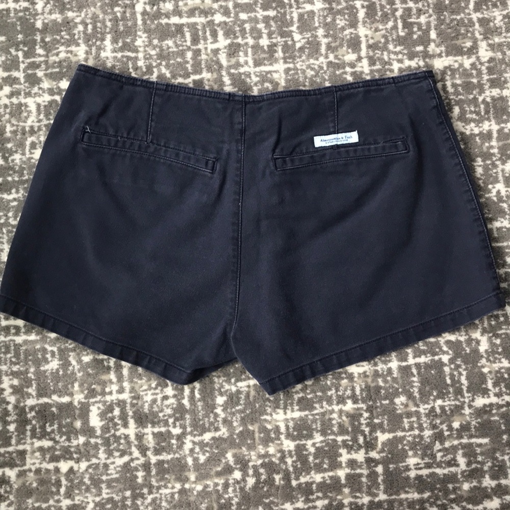 Abercrombie & Fitch khaki blue shorts - Picture 2 of 4